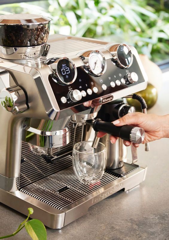 Delonghi La Specialista Maestro Pump Espresso Coffee Machine