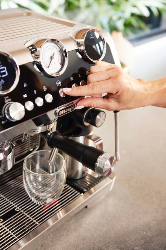 Delonghi La Specialista Maestro Pump Espresso Coffee Machine Stainless Steel EC9665M Review by